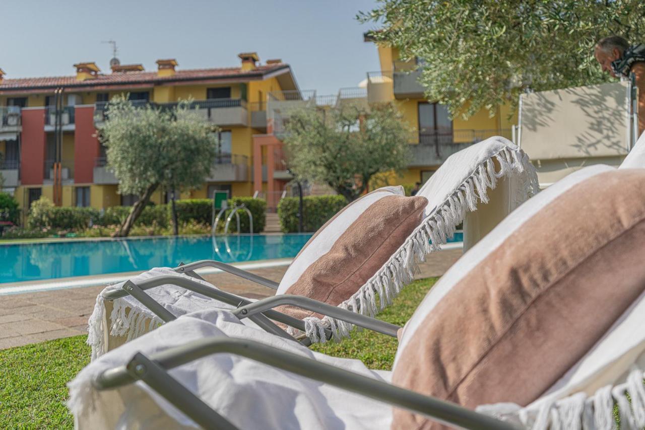 Dolce Vita Family Apartment Sirmione Esterno foto