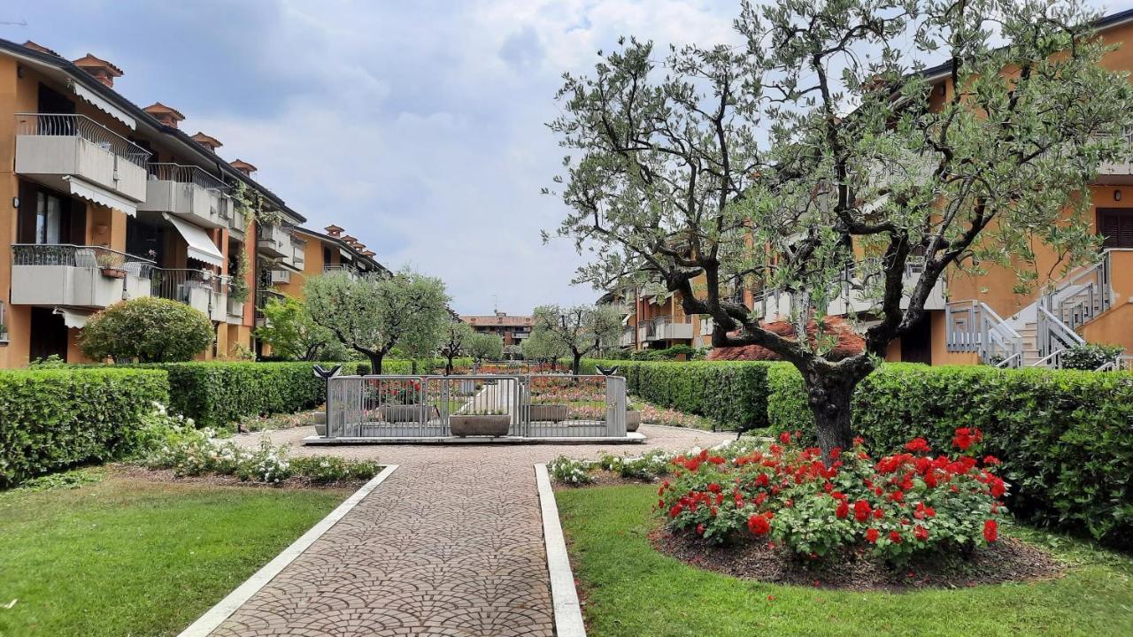 Dolce Vita Family Apartment Sirmione Esterno foto